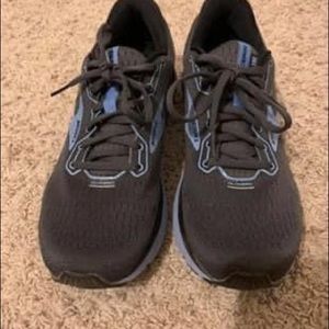 Women’s Brooks Glycerin Size 11